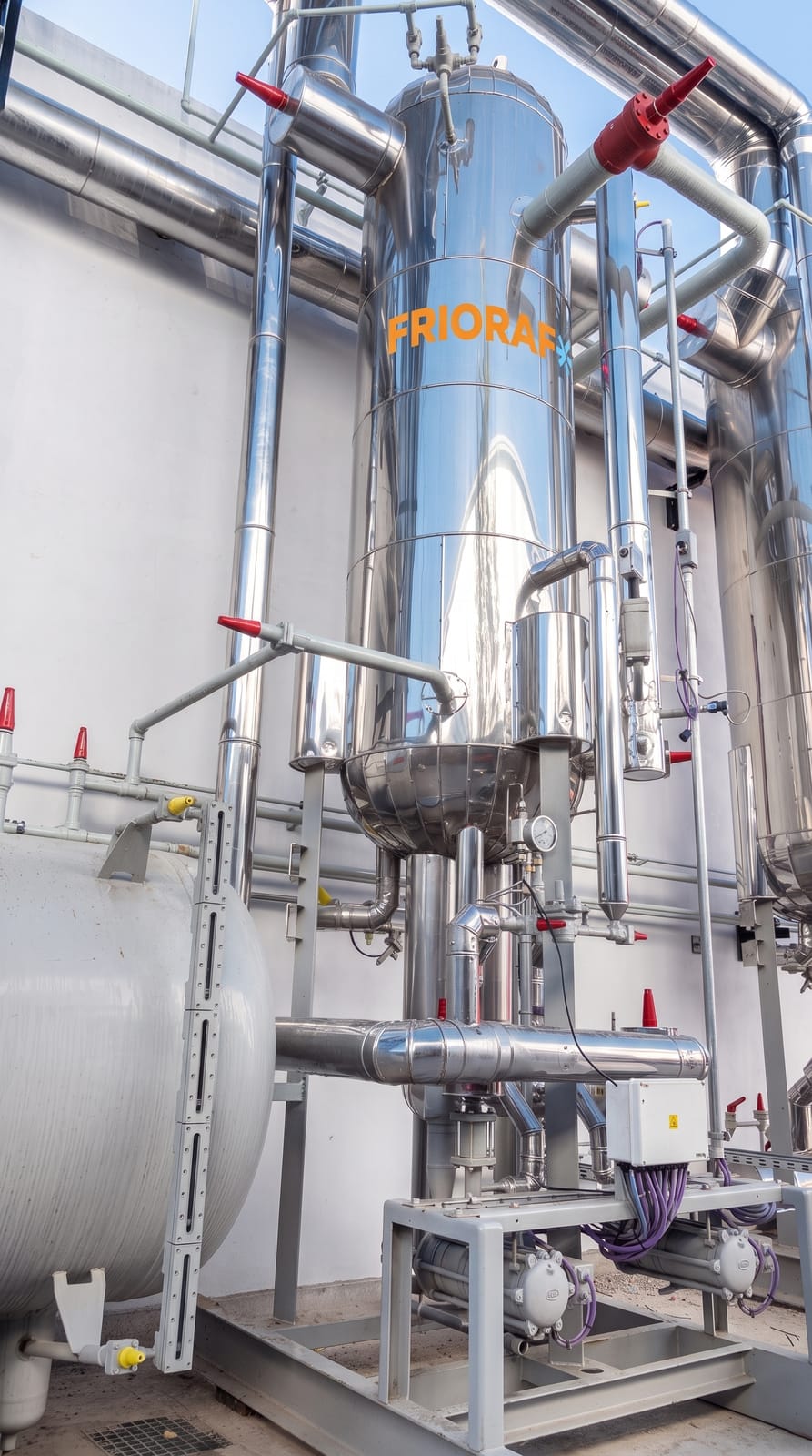 Planta frigorífica de congelado y almacenamiento 1